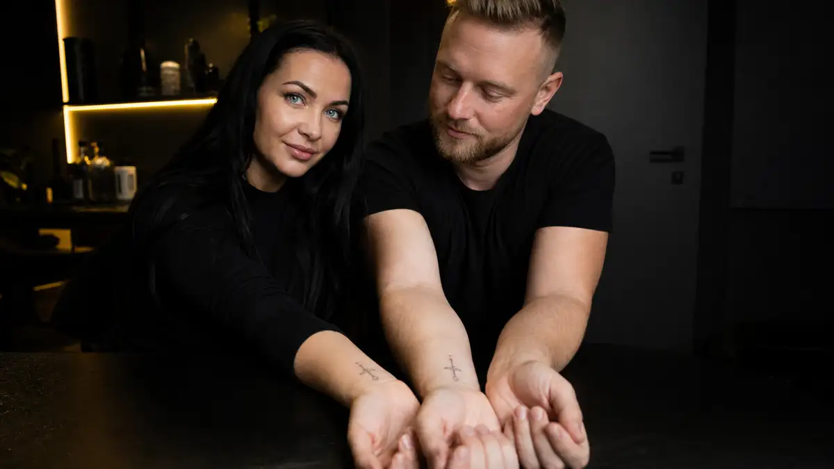 Draugų tatuiruotės: bendri ženklai, kurie neapkarsta
