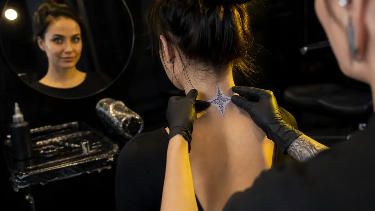 Pakaušio ir galvos tatuiruotės: zona ne pradedantiems