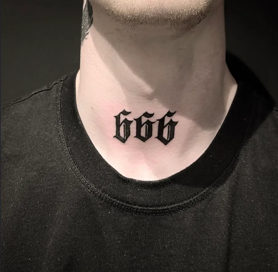 Blackwork tatuiruotė 36, Krustowich Ink, Vilnius
