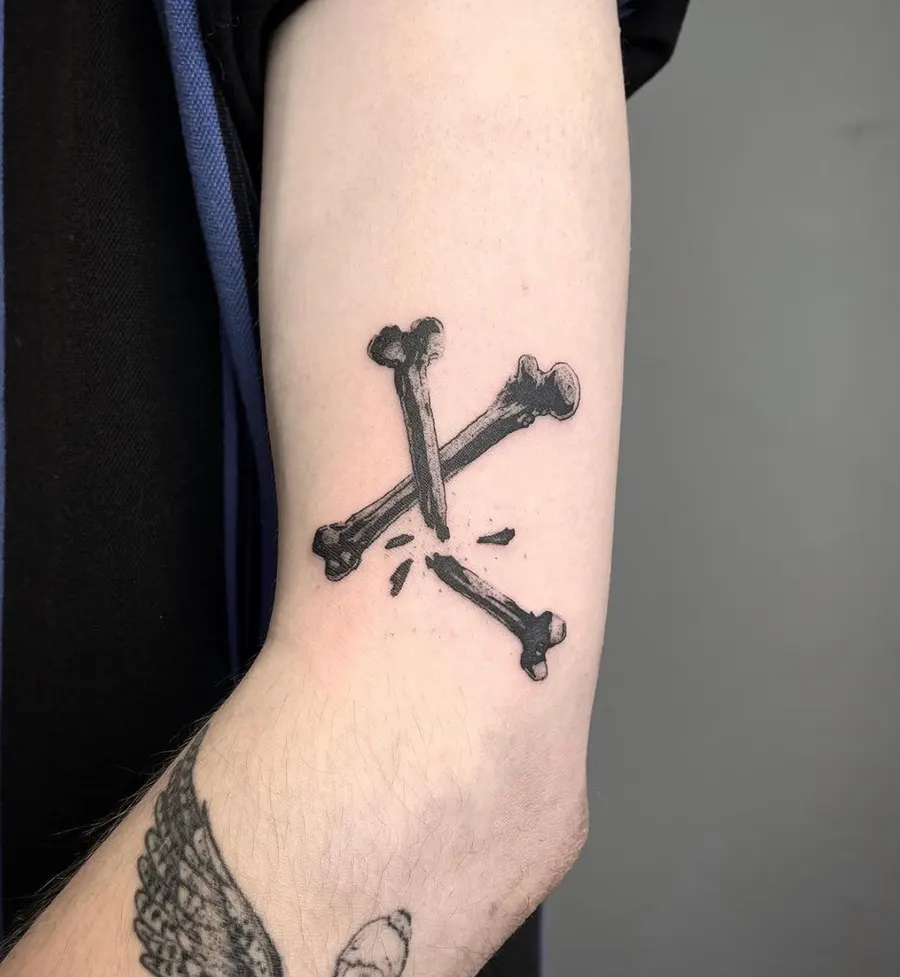 Blackwork tatuiruotė 44, Krustowich Ink, Vilnius